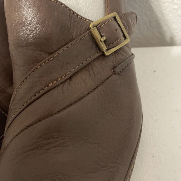 WOMENS CLARKS ARTISAN SLIP ON LEATHER BROWN SHOES SIZE 7 1/2 Heel 2.5” - Picture 2 of 11